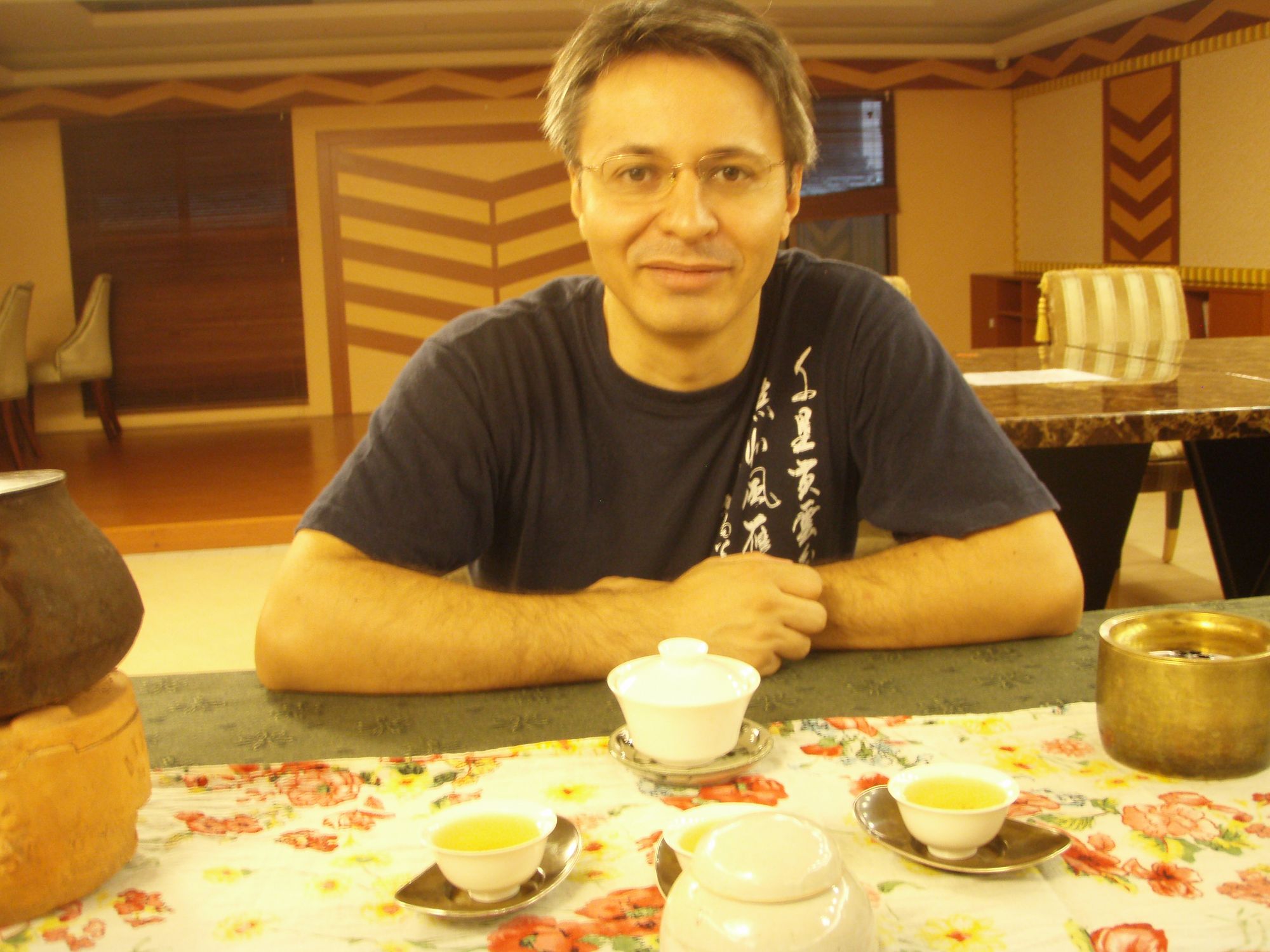 Stéphane Erler tea inside 1